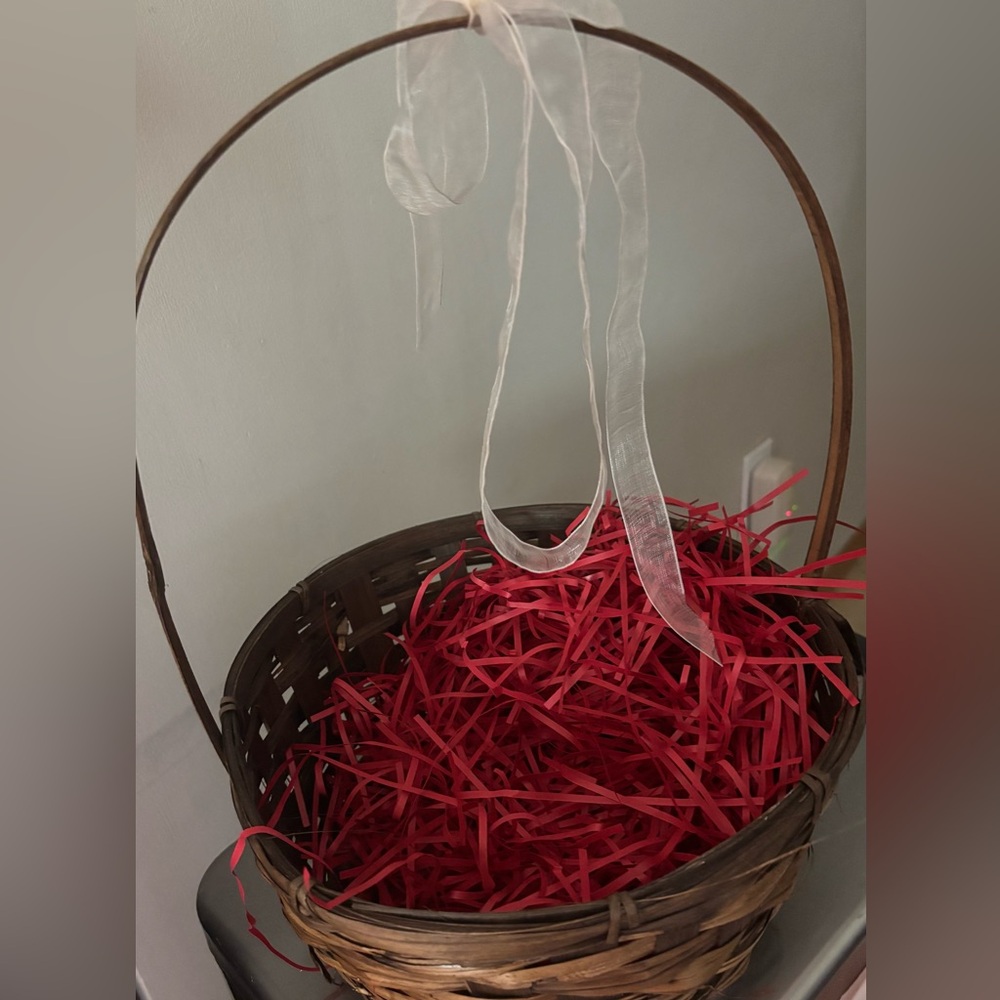 BROWN WICKER BASKET WITH RED FILL